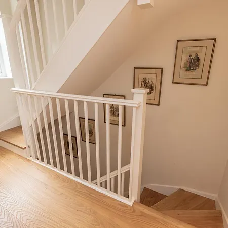 Holiday home Stylish Mews House With Parking *