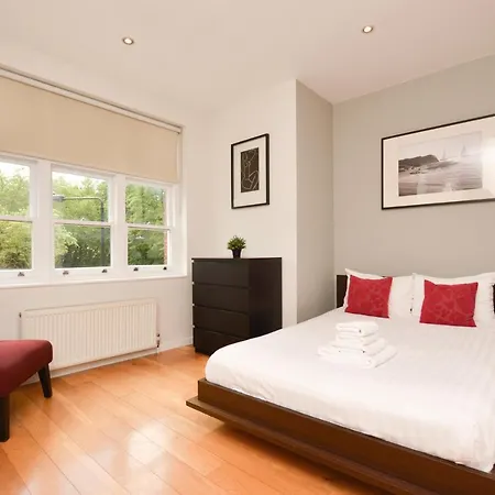 Apartment St House Serviced By Concept