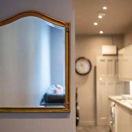 Lovely 2-bed - Hosted By Guestready بيت للعطل *