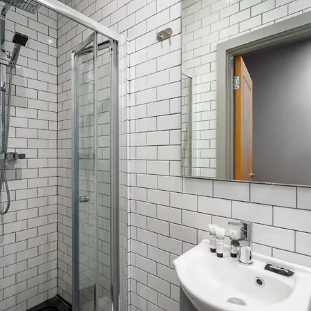 Lovely 2-bed - Hosted By Guestready بيت للعطل *