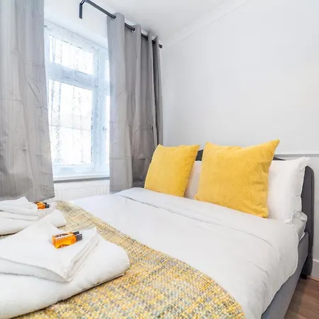 Apartment Autonomous 2 Bdr With Garden And Parking *