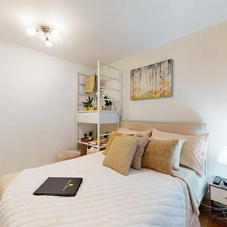 Park Lane Piccadilly Circus Apartment London