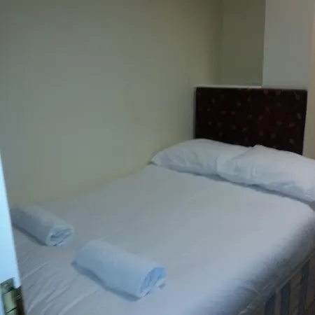 Excel Guesthouse Hotel 2*