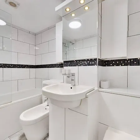Modern 1bed Flat Close To All London's Attractions *