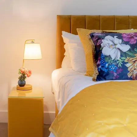 Off The Shard Xxl Design Family House With Garden * London