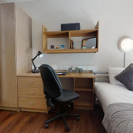 Appartement Private Bedrooms With Shared Kitchen And At Iq Tufnell House In Londres