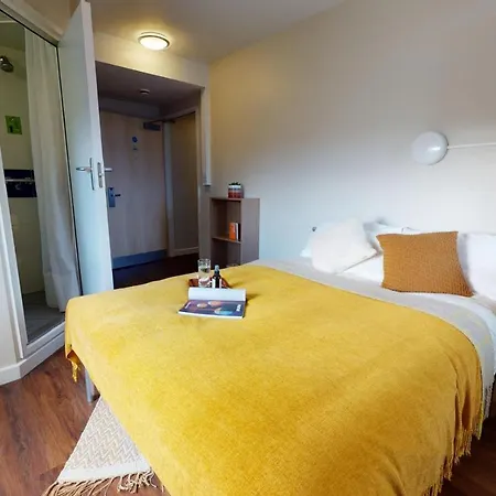 Private Bedrooms With Shared Kitchen And At Iq Tufnell House In * Londres