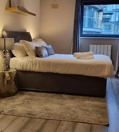 Canary Wharf, E14 9ne Apartment *