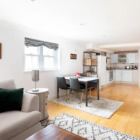 Duke Of Clarence Duplex *
