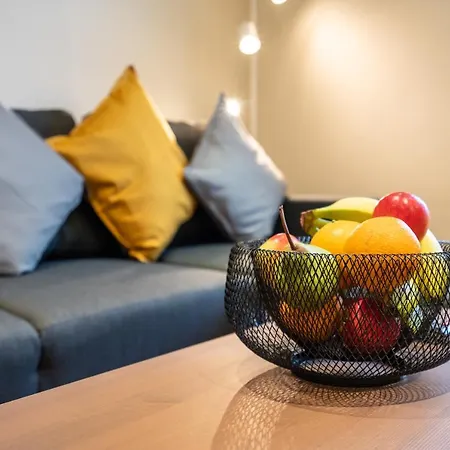 1bd For 2-4. New Flooring & Furnishings