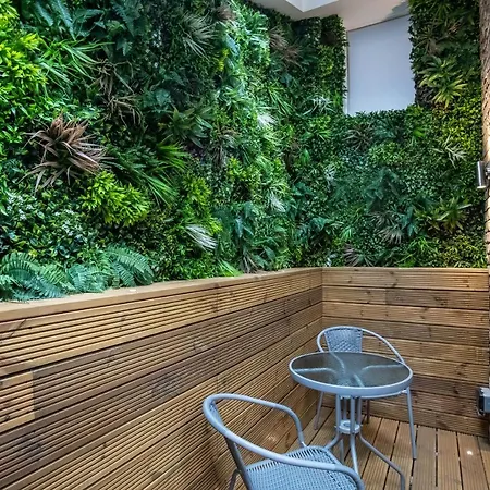 Modern & Chic One Bedroom In Fitzrovia By Sojo *