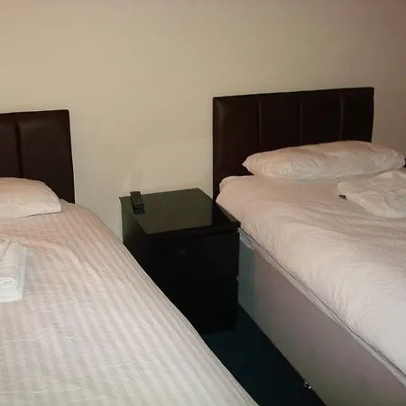 Forest Gate - Free Parking Limited Spaces Penzion 2*