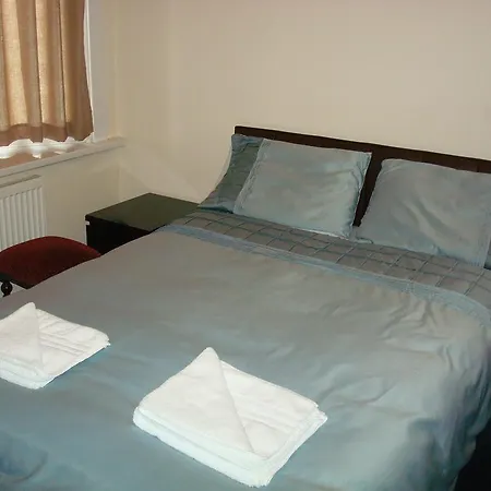 Forest Gate - Free Parking Limited Spaces Penzion 2*