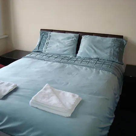 Forest Gate - Free Parking Limited Spaces 2*