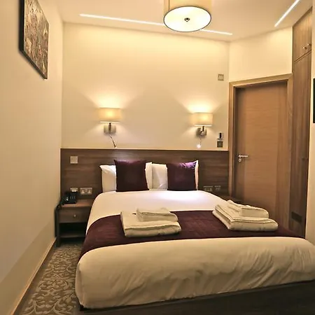 Kings Hotel 3*