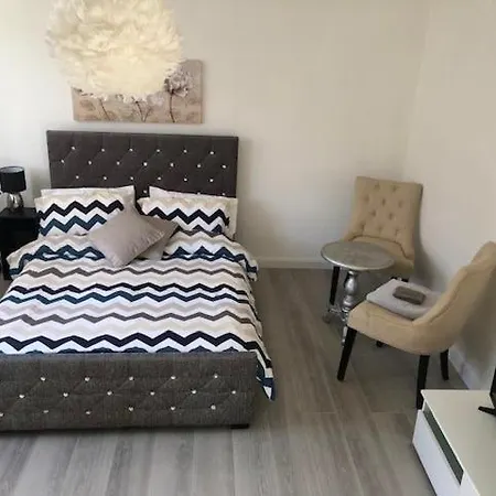 Beautiful Large In Flat