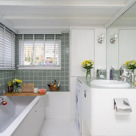 Stylish Flat With Private Yard In Shepherd Bush Apartment London