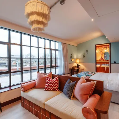 Hotel Room2 Chiswick Hometel 4*