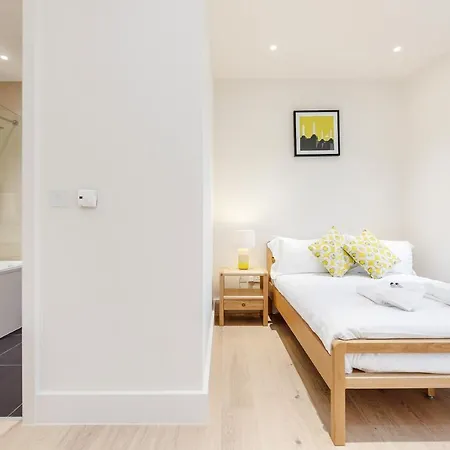 Staylux Waterloo Apartment