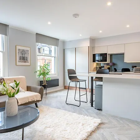 Modern & Chic One Bedroom In Fitzrovia By Sojo *