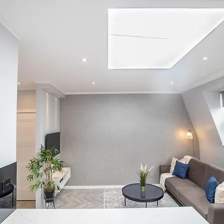 Modern & Chic One Bedroom In Fitzrovia By Sojo Londres