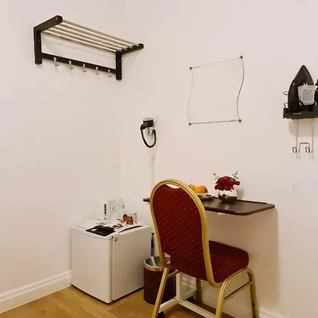 City London Hotel