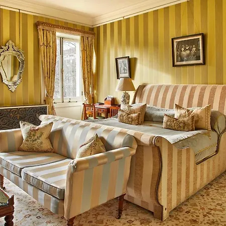 House - Private Member's Club Hotel