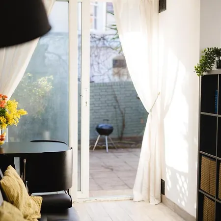 Chelsea Private Garden Maisonette Apartment London