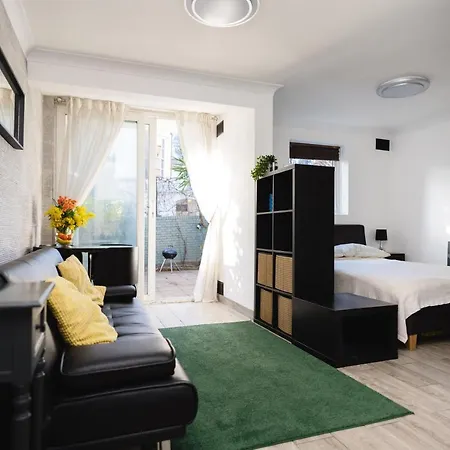 Chelsea Private Garden Maisonette Apartment *