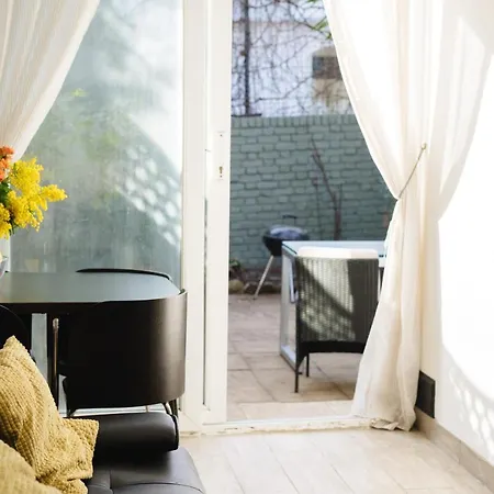 Chelsea Private Garden Maisonette *