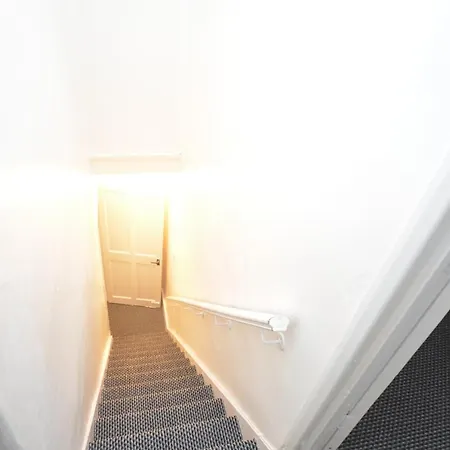 Lovely 3 Bedroom House Near Barking Station