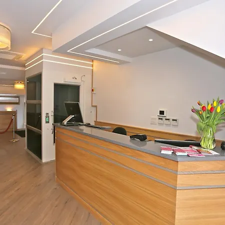 Kings Hotel 3*