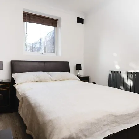 Chelsea Private Garden Maisonette * London