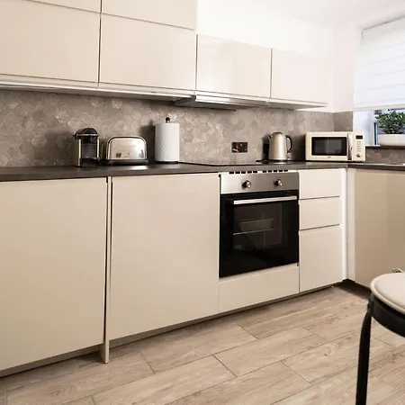 Chelsea Private Garden Maisonette London
