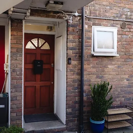 Chelsea Private Garden Maisonette Apartment