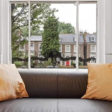Light 1 Bedroom With Balcony In Brixton