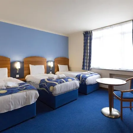 - Wembley International Hotel 3*