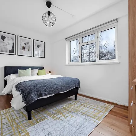 Stylish Excel 3 Bedroom Flat * לונדון