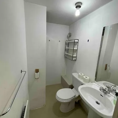 Spacious & Stylish 1-bed Flat In Primrose Hill