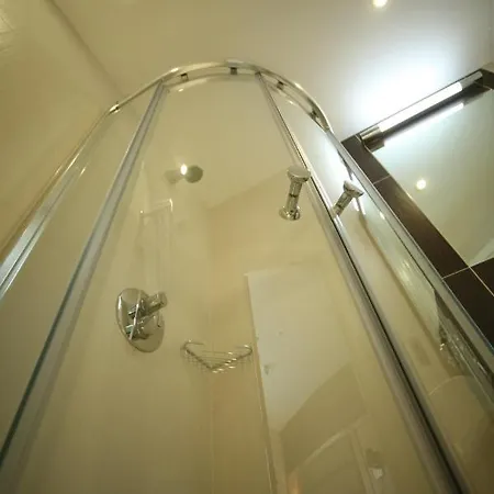 Lord Jim Kensington 3* London