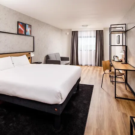 Hotel Ibis Budget London Heathrow Terminal 5 3*