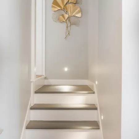 London's Modern Nuance - Battersea Apartment London