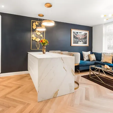 London's Modern Nuance - Battersea Apartment London