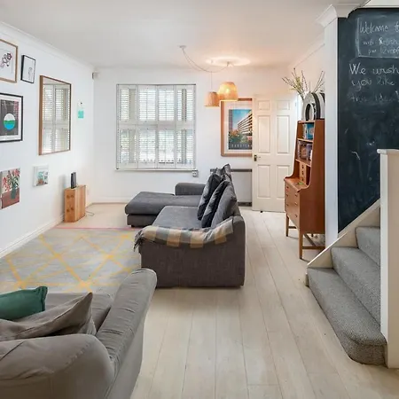 Holiday home Bright 3 Bedroom House Near King's Cross Stpancras *