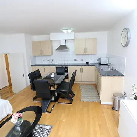 Gorgeous 2 Bedroom 2 Bathroom Woolwich * London
