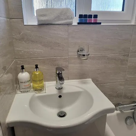 Garland Contemporary Apartment London
