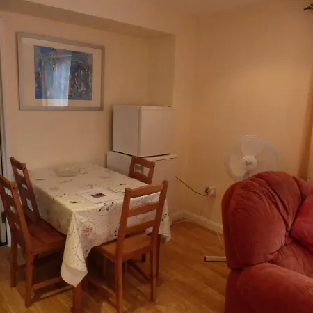 Apartment Self-contained Private *