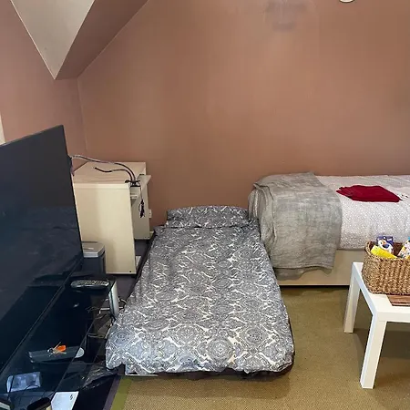 Home Away From Home, Entire 1-4 Bed Property London