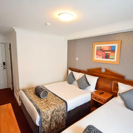 Pembridge Palace Hotel 3*