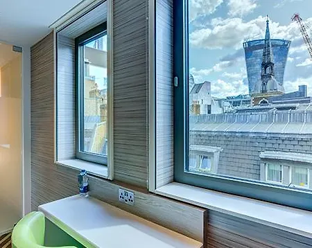 Hotel Hub Bank London